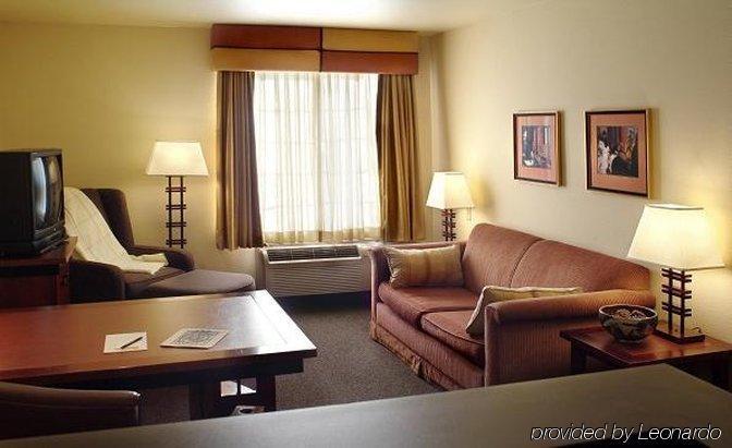 ラークスパー ランディング ローズビル アン オール スイート ホテル 部屋 写真